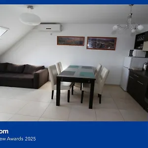  Apartman Blonde River Sőtér